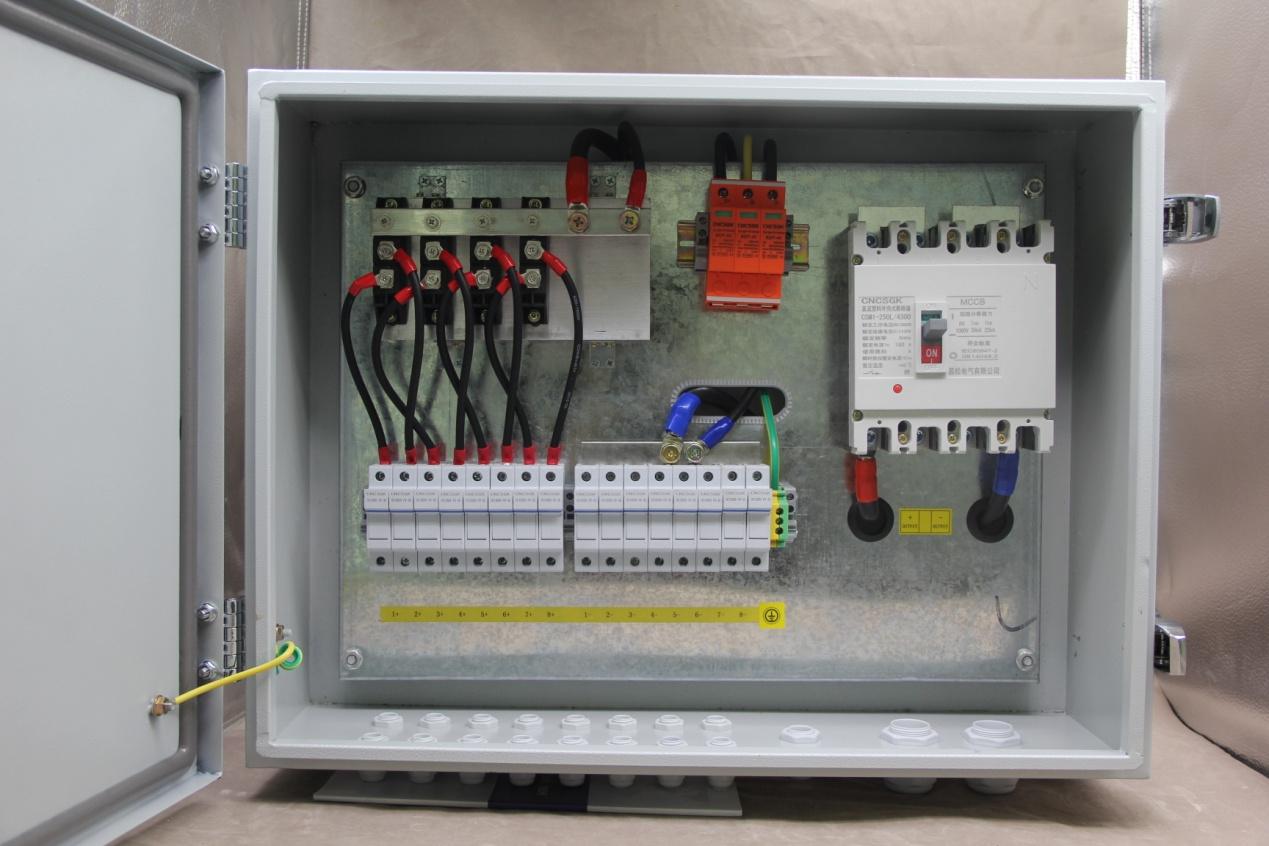 photovoltaic Combiner Box ၏ နိယာမနှင့် အသုံးပြုပုံကို ပုံကြမ်းဆွဲပါ။